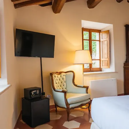 Rocca D'orcia And Hotel